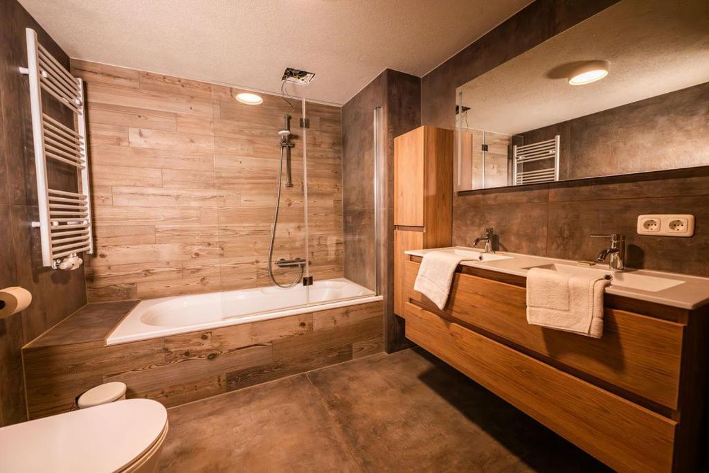 Chalet Zur Rose Berwang Bagian luar foto